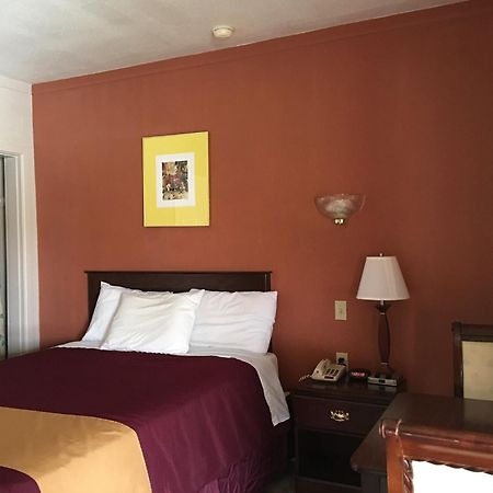 Americas Best Value Inn Ozona Exteriör bild